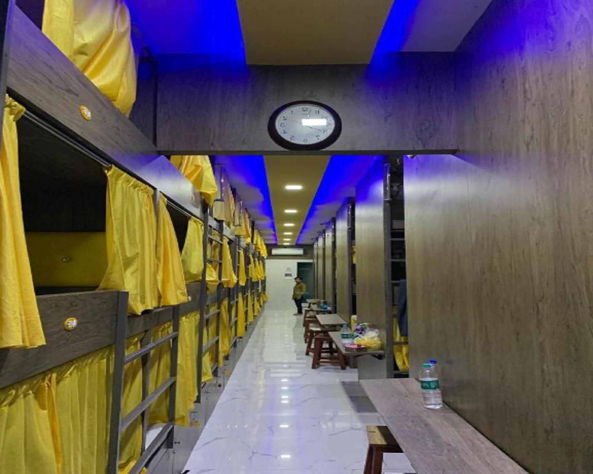 Neenava Dormitory Asalpha Bombay Esterno foto